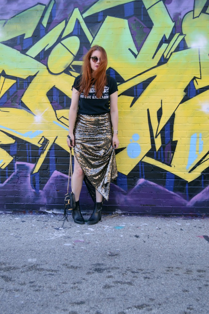 Oh Julia Ann - Outfit - Gold Sequin Maxi Skirt with Graphic Band Tee and Booties summer look casual dressed down formal (7)