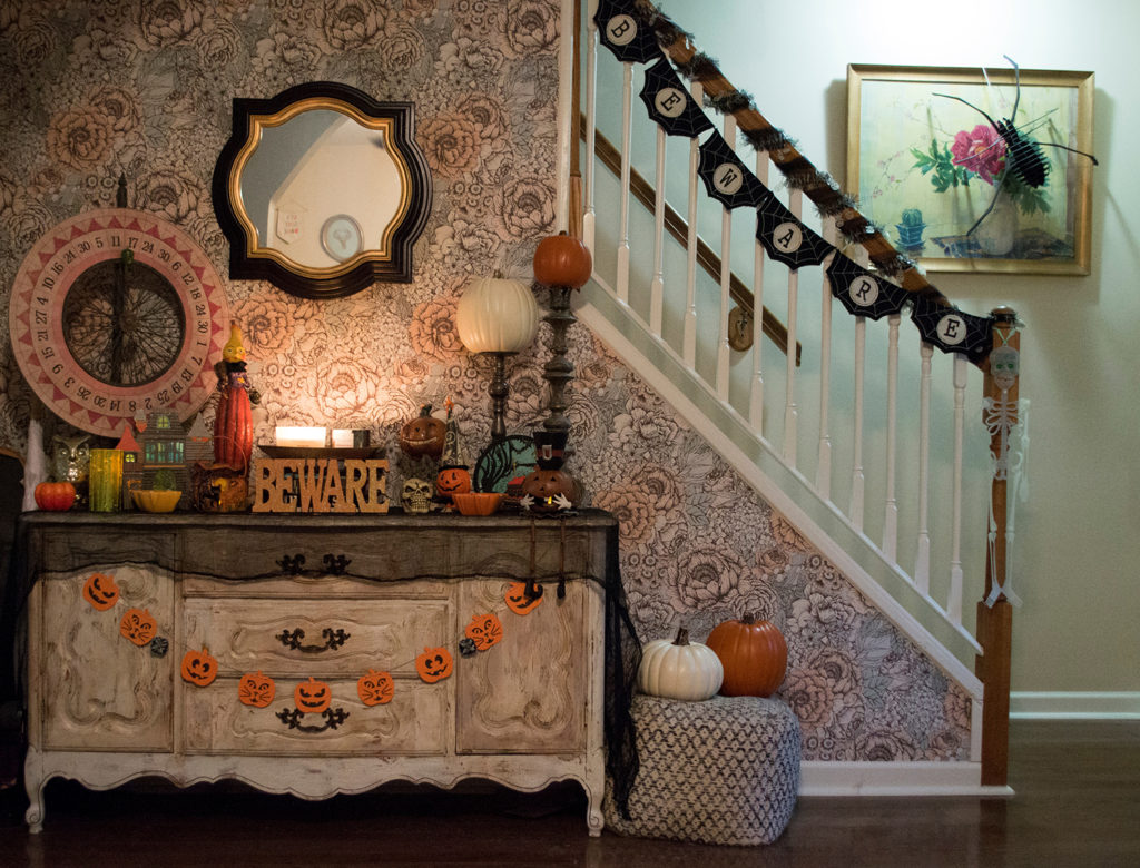Halloween Home Tour & 5 Ways to Easily Add Some Autumn to your House