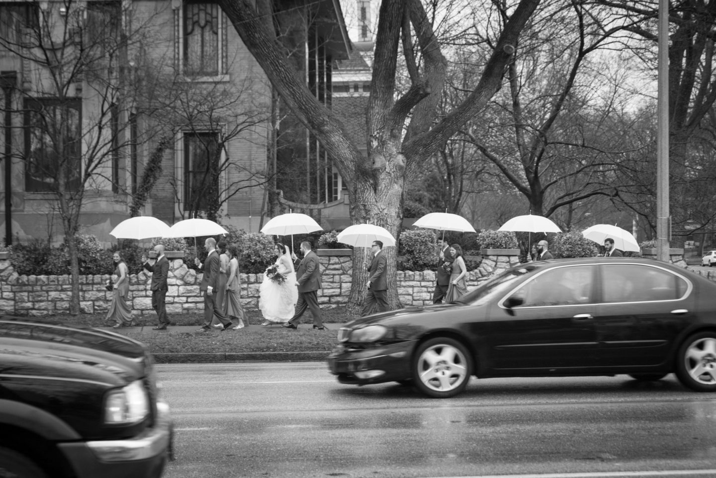 So It’s Going to Rain on Your Wedding Day | Wedding Photo Ideas in the Rain